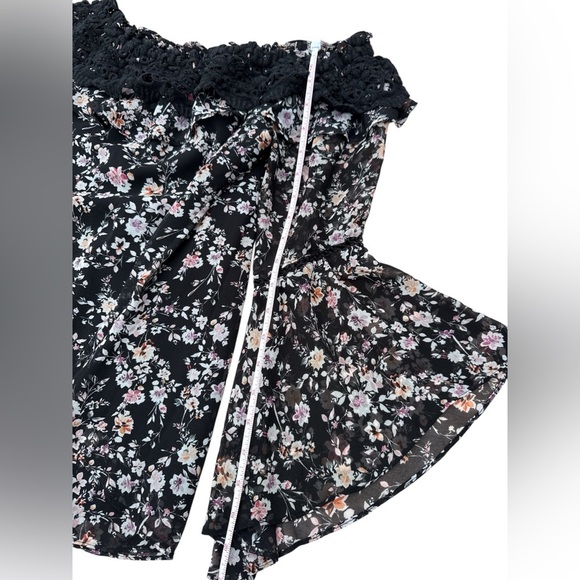 White House Black Market Off Shoulder Black Floral Crochet Lace Blouse XS - Picture 8 of 10